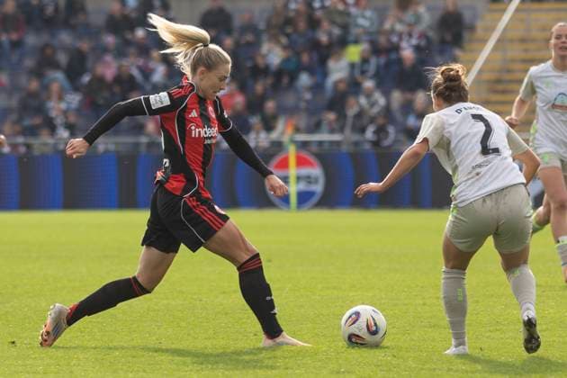 Google Pixel Womens Budnesliga Eintracht Franfurt SV Werder Bremen, 19 10 2025 e2 on the ball, Chiara D Angelo SV Werder Bremen 2 , Eintracht Franfurt SV Werder Bremen, Frankfurt, Stadion am Brentanobad, 19 10 2025 Copyright: xBEAUTIFULxSPORTS Gawlikx