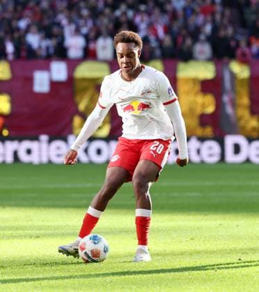 RB Leipzig Hamburg Bundesliga Leipzig, 18 10 2025, Red Bull Arena, Soccer, 1 Bundesliga, 7 Matchday , RB Leipzig vs Hamburger SV 2 1 1 0 , In the picture Assan Ouedraogo 20, RB Leipzig , For editorial use only Only editorial use , DFL DFB regulations prohibit any use of photographs as image sequences and or quasi video ,