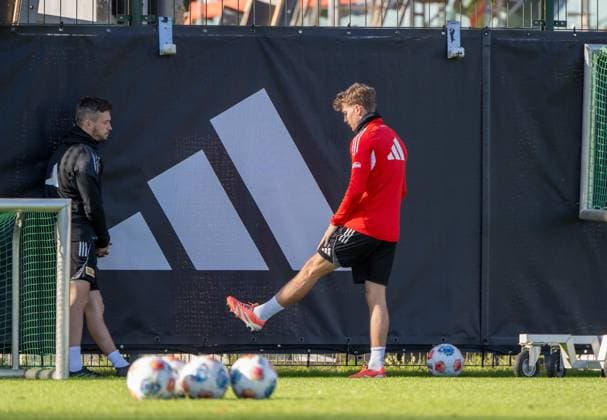 Soccer, men, season 2025 2026, 1 Bundesliga, 1 FC Union Berlin, training, f l rehab coach Johannes Thienel 1 FC Union , Andras Schäfer 1 FC Union , 20 10 2025, Copyright: xMatthiasxKochx