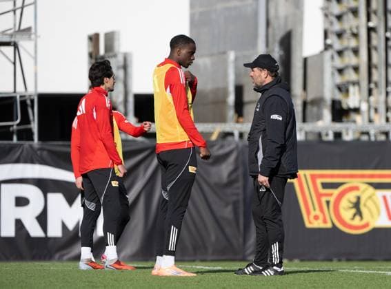 Soccer, Men, Season 2025 2026, 1 Bundesliga, 1 FC Union Berlin, Training, v l Ilyas Ansah 1 FC Union , Coach Steffen Baumgart 1 FC Union Berlin , 20 10 2025, Copyright: xMatthiasxKochx