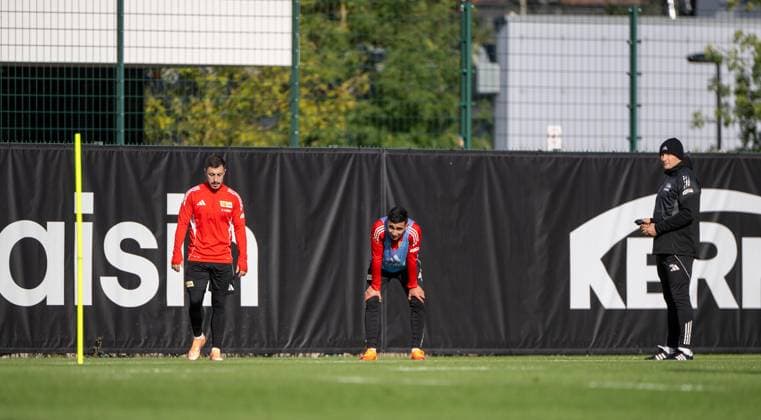 Soccer, Men, Season 2025 2026, 1 Bundesliga, 1 FC Union Berlin, Training, f l Josip Juranovic 1 FC Union Berlin , Livan Burcu 1 FC Union Berlin , Athletics coach Martin Krüger 1 FC Union , 20 10 2025, Copyright: xMatthiasxKochx