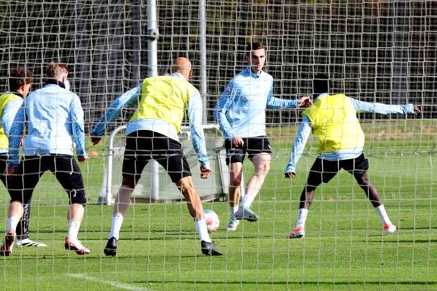 DEU, DFL, 2 FBL Hertha BSC, Training, 20 10 2025, Sportforum, Berlin, DEU, DFL, 2 FBL Hertha BSC, Training, im Bild Niklas Kolbe Hertha BSC Berlin 27 , John Anthony Brooks Hertha BSC Berlin 25 DFL regulations prohibit any use of Photographs as image sequences and or quasi video nordphotoxGmbHx xEngler nph00076