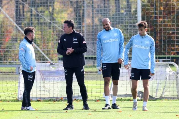 DEU, DFL, 2 FBL Hertha BSC, Training, 20 10 2025, Sportforum, Berlin, DEU, DFL, 2 FBL Hertha BSC, Training, im Bild Konditionstrainer Hendrik Kuchno Hertha BSC Berlin , Diego Demme Hertha BSC Berlin 6 , John Anthony Brooks Hertha BSC Berlin 25 , Tim Hoffmann Hertha BSC Berlin 46 DFL regulations prohibit any use of Photographs as image sequences and or quasi video nordphotoxGmbHx xEngler nph00076
