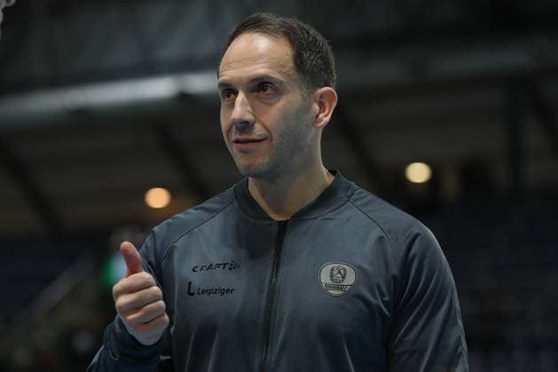 19 10 2025, xtgx, Handball, Daikin HBL, SC DHfK Leipzig SC Magdeburg v l Raul Alonso Leipzig, Coach Portrait, Portraet, single picture Leipzig
