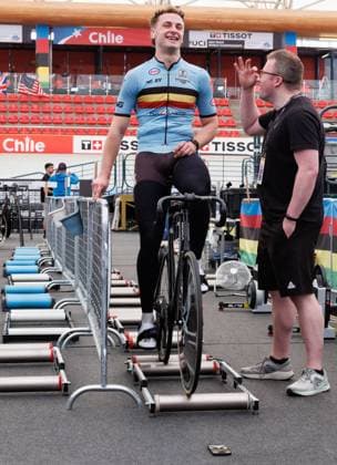 Coach of the Belgian national Track cycling, Rad, Radsport, Bahnrad, Bahn sprint team Jonathan Mitchell and Belgian Lowie Nulens pictured during a training session ahead of the 2025 UCI Track World Championships, in Santiago, Chile, Monday 20 October 2025. The Track World Championships take place from 22 to 26 October at the Velodromo de Penalolen in Santiago, Chile. BENOITxDOPPAGNE  x137414796x