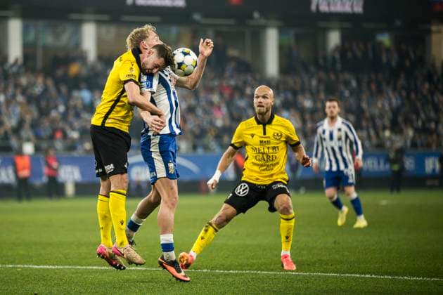 251020 Mjällbys Axel Norén and Viktor Gustafson during the football match in Allsvenskan between IFK Göteborg and Mjällby on October 20, 2025 in Gothenburg  Copyright: CARLxSANDIN BB251020CS018
