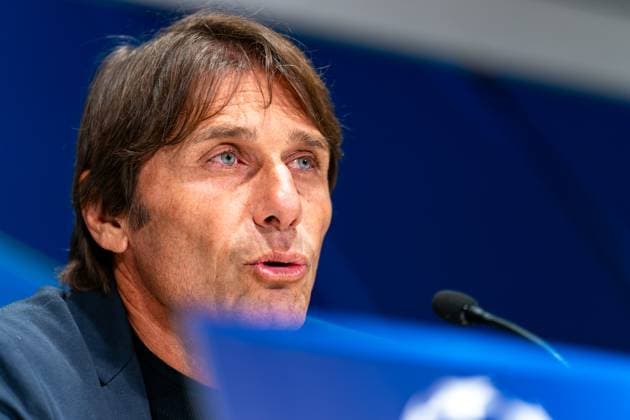 2025-10-20 SSC Napoli Training Session and press conference, PK, Pressekonferenz EINDHOVEN, NETHERLANDS - OCTOBER 20: Antonio Conte of SSC Napoli during a press conference at Philips Stadion on October 20, 2025 in Eindhoven, Netherlands. Eindhoven Philips Stadion Netherlands Content not available for redistribution in The Netherlands directly or indirectly through any third parties. Copyright: xJorisxVerwijstx