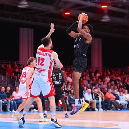 Shot by Bernard Joel Pelote III Tuebingen RheinStars Koeln Tigers Tuebingen, Basketball, 2 Bundesliga ProA, 20 10 2025 RheinStars Koeln Tigers Tuebingen, Basketball, 2 Bundesliga ProA, 20 10 2025 Koeln Copyright: xEibner-Pressefotox EP_RWS