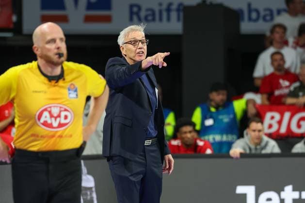 Gordon Herbert FC Bayern Basketball, Head Coach gestures, GER, FC Bayern Basketball vs Basketball Loewen Braunschweig, Basketball, BBL Pokal, Round of 16, Season 2025 2026, 20 10 2025, GER, FC Bayern Basketball vs Basketball Loewen Braunschweig, Basketball, BBL Pokal, Round of 16, Season 2025 2026, 20 10 2025 Munich Copyright: xEibner-Pressefoto JennixMaulx EP_JML