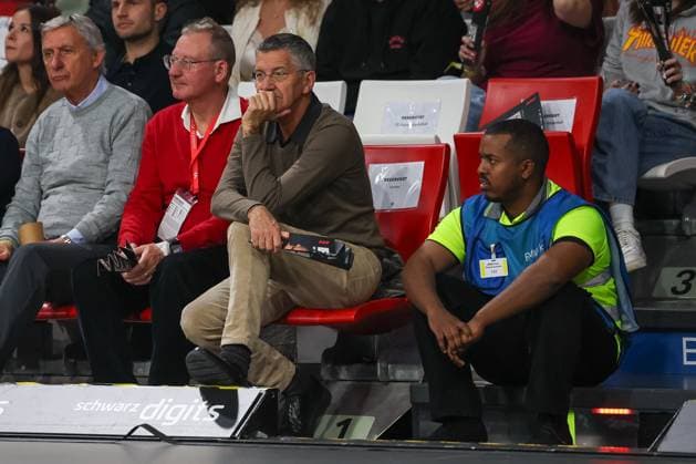 Herbert Hainer FC Bayern Muenchen, President on the stand, GER, FC Bayern Basketball vs Basketball Loewen Braunschweig, Basketball, BBL Pokal, Round of 16, Season 2025 2026, 20 10 2025, GER, FC Bayern Basketball vs Basketball Loewen Braunschweig, Basketball, BBL Pokal, Round of 16, Season 2025 2026, 20 10 2025 Muenchen Copyright: xEibner-Pressefoto JennixMaulx EP_JML
