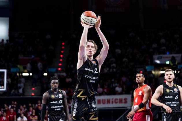 BBL Cup, FC Bayern Munich Basketball Lions Braunschweig 20 10 2025 Benjamin Schröder Basketball Lions Braunschweig, 2 in the throw, at the free throw line BBL Cup, FC Bayern Munich Basketball Lions Braunschweig Munich, BMW Park on 20 10 2025 Copyright: xBEAUTIFULxSPORTS Wunderlx