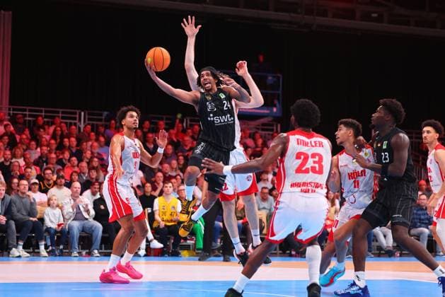 JaCobi Allen Wood Tuebingen moves to the basket RheinStars Koeln Tigers Tuebingen, Basketball, 2 Bundesliga ProA, 20 10 2025 RheinStars Koeln Tigers Tuebingen, Basketball, 2 Bundesliga ProA, 20 10 2025 Koeln Copyright: xEibner-Pressefotox EP_RWS