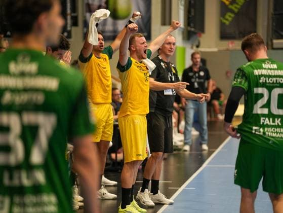Joy and jubilation for Jan von Boenigk VfL Eintracht Hagen, 95 VfL Eintracht Hagen vs Eulen Ludwigshafen, Handball, 2 Bundesliga, Matchday 8, Season 2025 2026, 20 10 2025 VfL Eintracht Hagen vs Eulen Ludwigshafen, Handball, 2 Bundesliga, Matchday 8, Season 2025 2026, 20 10 2025 Hagen Copyright: xEibner-Pressefoto DamianxKruczynx EP_DKI