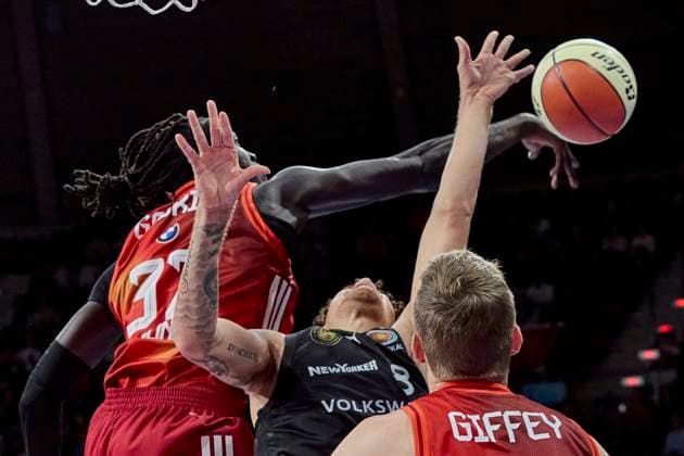 German Basketball BBL Cup, FC Bayern Munich Basketball vs Basketball Lions Braunschweig, Munich FC Bayern Basketball, Braunschweig Basketball Lions, 2025 10 20 in Munich BMW Park OBIESIE Joshua Basketball Lions Braunschweig Shooting Guard Nr 8 BRA8 , GIFFEY Niels FC Bayern Basketball SF Nr5 FCBB5 , GABRIEL Wenyen FC Bayern Basketball C Nr32 FCBB32 sportworld Munich BMW Park Bayern Germany