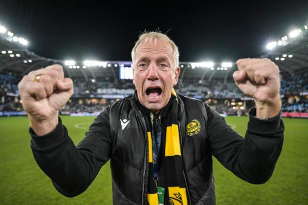 251020 Mjällbys sports director Hasse Larsson cheers after the football match in Allsvenskan between IFK Göteborg and Mjällby on October 20, 2025 in Gothenburg  Copyright: MATHIASxBERGELD BB251020MB060