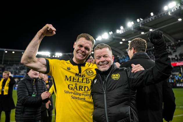 251020 Mjällbys Jacob Bergström and coach Anders Torstensson cheer after the football match in Allsvenskan between IFK Göteborg and Mjällby on October 20, 2025 in Gothenburg  Copyright: MATHIASxBERGELD BB251020MB061
