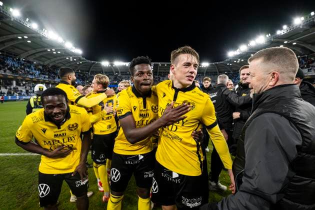 251020 Mjällbys Elliot Stroud cheers after the football match in Allsvenskan between IFK Göteborg and Mjällby on October 20, 2025 in Göteborg  Copyright: CARLxSANDIN BB251020CS042
