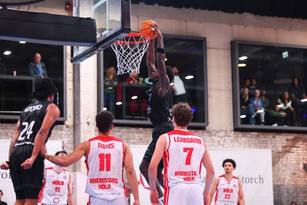 Dunk by Melkisedek Moreaux Tuebingen RheinStars Koeln Tigers Tuebingen, Basketball, 2 Bundesliga ProA, 20 10 2025 RheinStars Koeln Tigers Tuebingen, Basketball, 2 Bundesliga ProA, 20 10 2025 Koeln Copyright: xEibner-Pressefotox EP_RWS