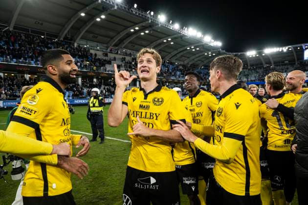 251020 Mjällbys players cheer after the football match in Allsvenskan between IFK Göteborg and Mjällby on October 20, 2025 in Gothenburg  Copyright: CARLxSANDIN BB251020CS049