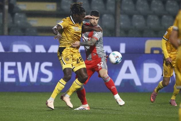 Cremonese Martin Payero makes an attempt to score during the Serie A soccer match between Cremonese and Udinese at the Giovanni Zini in Turin, north west Italy - Lunedi , Ottobre 20, 2025. - Soccer .  Copyright: xAlbertoxMariani LaPressex