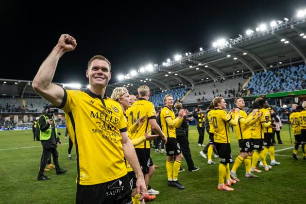 251020 Mjällbys Jacob Bergström cheers after the football match in Allsvenskan between IFK Göteborg and Mjällby on October 20, 2025 in Gothenburg  Copyright: CARLxSANDIN BB251020CS053