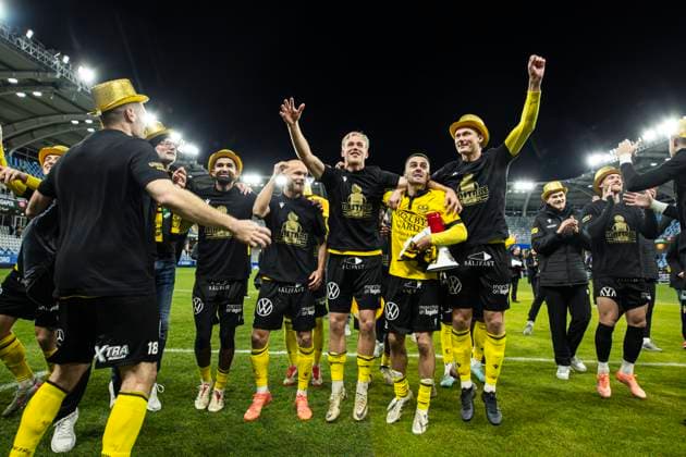 251020 Mjällbys players cheer after the football match in Allsvenskan between IFK Göteborg and Mjällby on October 20, 2025 in Gothenburg  Copyright: MICHAELxERICHSEN BB251020MI047