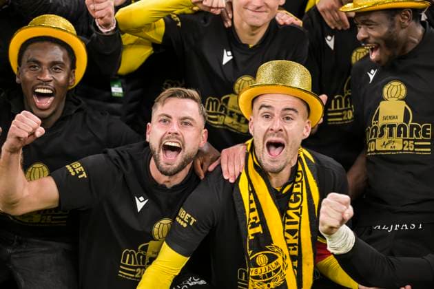 251020 Mjällbys Axel Norén and Jesper Gustavsson cheer after the football match in Allsvenskan between IFK Göteborg and Mjällby on October 20, 2025 in Gothenburg  Copyright: MATHIASxBERGELD BB251020MB074