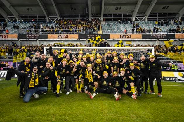 251020 Mjällbys players cheer after the football match in Allsvenskan between IFK Göteborg and Mjällby on October 20, 2025 in Gothenburg  Copyright: MICHAELxERICHSEN BB251020MI053