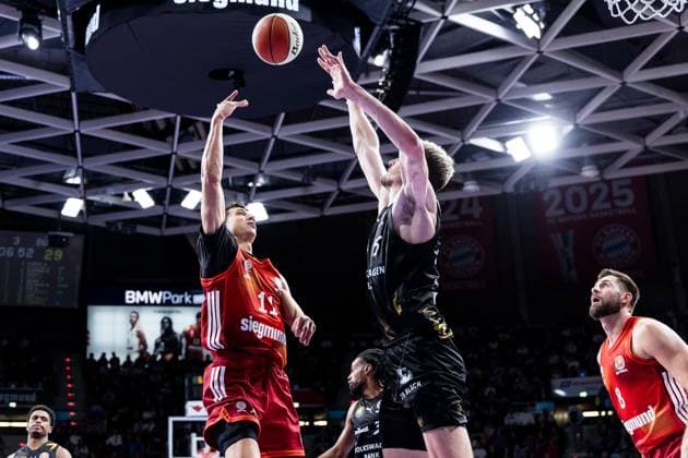 BBL Cup, FC Bayern Munich Basketball Lions Braunschweig 20 10 2025 Vladimir Lucic FC Bayern Munich, 11 in the throw, Philipp Hartwich Basketball Lions Braunschweig, 15 BBL Cup, FC Bayern Munich Basketball Lions Braunschweig Munich, BMW Park on 20 10 2025 Copyright: xBEAUTIFULxSPORTS Wunderlx
