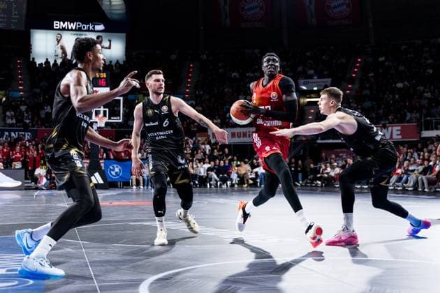 BBL Cup, FC Bayern Munich Basketball Lions Braunschweig 20 10 2025 David NGuessan Basketball Lions Braunschweig, 1 , Ferdinand Zylka Basketball Lions Braunschweig, 6 , Wenyen Gabriel FC Bayern Munich, 32 on the ball, Luka Scuka Basketball Lions Braunschweig, 5 BBL Cup, FC Bayern Munich Basketball Lions Braunschweig Munich, BMW Park on 20 10 2025 Copyright: xBEAUTIFULxSPORTS Wunderlx