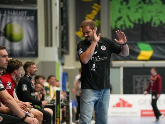 Michael Haass Eulen Ludwigshafen, Coach angry during the defeat VfL Eintracht Hagen vs Eulen Ludwigshafen, Handball, 2 Bundesliga, Matchday 8, Season 2025 2026, 20 10 2025 VfL Eintracht Hagen vs Eulen Ludwigshafen, Handball, 2 Bundesliga, Matchday 8, Season 2025 2026, 20 10 2025 Hagen Copyright: xEibner-Pressefoto DamianxKruczynx EP_DKI