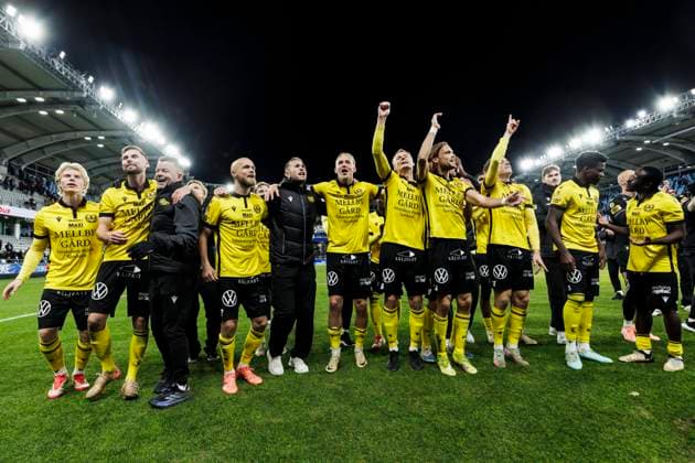 251020 Mjällbys players cheer after the football match in Allsvenskan between IFK Göteborg and Mjällby on October 20, 2025 in Gothenburg  Copyright: MICHAELxERICHSEN BB251020MI062