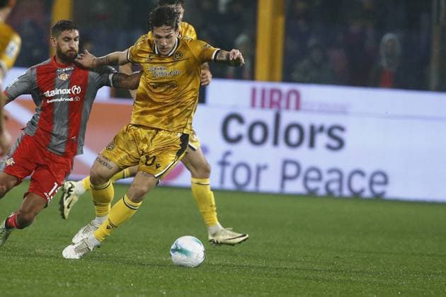 Udinese Nicolo Zaniolo makes an attempt to score during the Serie A soccer match between Cremonese and Udinese at the Giovanni Zini in Turin, north west Italy - Lunedi , Ottobre 20, 2025. - Soccer .  Copyright: xAlbertoxMarianii LaPressex