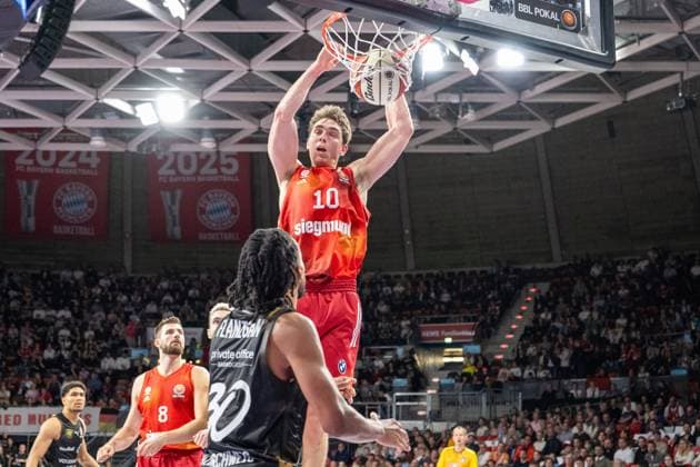 Justin Jessup 10 FC Bayern Basketball , Dunk, FC Bayern Basketball vs Basketball Loewen Braunschweig, BBL Pokal, Round of 16, 20 10 2025 Munich Bavaria Germany Copyright: xkolbert-press UlrichxGamelx