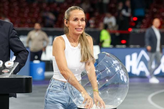 Annemarie Carpendale presenter at the draw for the quarter-finals of the BBL Cup, GER, FC Bayern Basketball vs Basketball Loewen Braunschweig, Basketball, BBL Cup, Round of 16, Season 2025 2026, 20 10 2025, GER, FC Bayern Basketball vs Basketball Loewen Braunschweig, Basketball, BBL Cup, Round of 16, Season 2025 2026, 20 10 2025 Munich Copyright: xEibner-Pressefoto JennixMaulx EP_JML