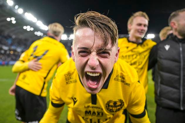 251020 Mjällbys Elliot Stroud jublar efter fotbollsmatchen i Allsvenskan mellan IFK Göteborg och Mjällby den 20 oktober 2025 i Göteborg. *** 251020 Mjällbys Elliot Stroud cheers after the football match in Allsvenskan between IFK Göteborg and Mjällby on October 20, 2025 in Göteborg  Copyright: MATHIASxBERGELD BB251020MB109
