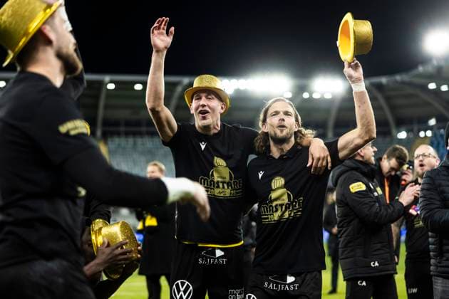 251020 Mjällbys Herman Johansson and Tom Pettersson cheer after the football match in Allsvenskan between IFK Göteborg and Mjällby on October 20, 2025 in Gothenburg  Copyright: MICHAELxERICHSEN BB251020MI070