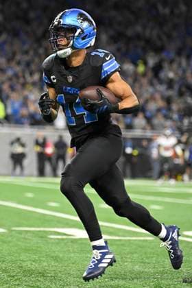 DETROIT, MI - OCTOBER 20: Detroit Lions Wide Receiver Amon-Ra St. Brown (14) catches and runs a pass for a touchdown during the game between Tampa Bay Buccaneers and Detroit Lions on October 20, 2025 at Ford Field in Detroit, MI ( CSM) Detroit United States - ZUMAc04_ 20251020_zma_c04_001 Copyright: xAllanxDranbergx