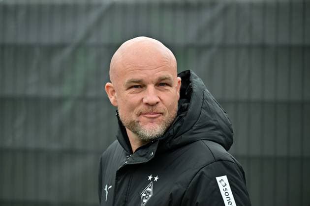 21 10 2025 Moenchengladbach Football, Men, Season 2025 2026, Training Borussia Moenchengladbach Rouven Schroeder Head of Sports, Gladbach DFL regulations prohibit any use of photographs as image sequences and or quasi video Borussia Park NRW Germany
