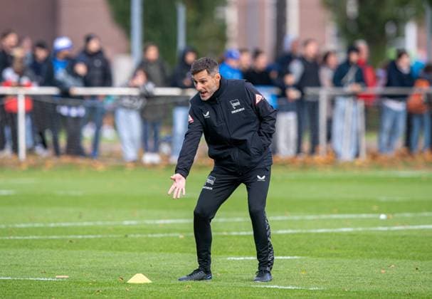 Soccer, Men, Season 2025 26, 2 Bundesliga, Hertha BSC, Training, Coach Stefan Leitl Hertha BSC , 21 10 2025, Copyright: xSebastianxRäppold MatthiasxKochx