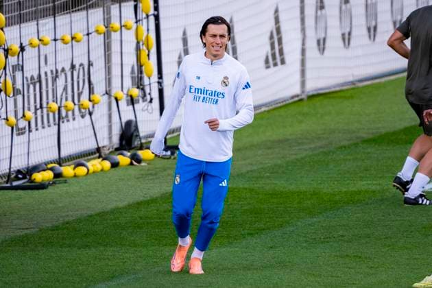 Real Madrid C.F. Training Session And press conference, PK, Pressekonferenz - UEFA Champions League 2025 26 League Phase MD3 Alvaro Carreras of Real Madrid is seen training during the Training Session and Press Conference ahead of the UEFA Champions League 2024 25 match against Juventus FC at Ciudad Real Madrid on October 21, 2025 in Valdebebas, Spain. Valdebebas Ciudad Real Madrid Madrid Spain Copyright: xAlbertoxGardinx AGardin_20251021_Foot_Champions_Real_Madrid_PC_0209