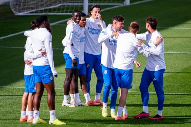 Real Madrid C.F. Training Session And press conference, PK, Pressekonferenz - UEFA Champions League 2025 26 League Phase MD3 Players of Real Madrid (from L to R) Ferland Mendy, Endrick Felipe, Alvaro Carreras, Federico Valverde, Franco Mastantuono, Raul Asencio are seen during the Training Session and Press Conference ahead of the UEFA Champions League 2024 25 match against Juventus FC at Ciudad Real Madrid on October 21, 2025 in Valdebebas, Spain. Valdebebas Ciudad Real Madrid Madrid Spain Copyright: xAlbertoxGardinx AGardin_20251021_Foot_Champions_Real_Madrid_PC_0216