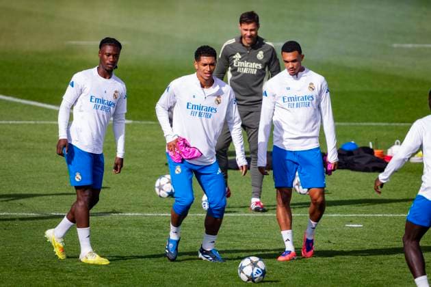 Real Madrid C.F. Training Session And press conference, PK, Pressekonferenz - UEFA Champions League 2025 26 League Phase MD3 Players of Real Madrid (from L to R) Eduardo Camavinga, Jude Bellingham, Trent Alexander-Arnold are seen training during the Training Session and Press Conference ahead of the UEFA Champions League 2024 25 match against Juventus FC at Ciudad Real Madrid on October 21, 2025 in Valdebebas, Spain. Valdebebas Ciudad Real Madrid Madrid Spain Copyright: xAlbertoxGardinx AGardin_20251021_Foot_Champions_Real_Madrid_PC_0243