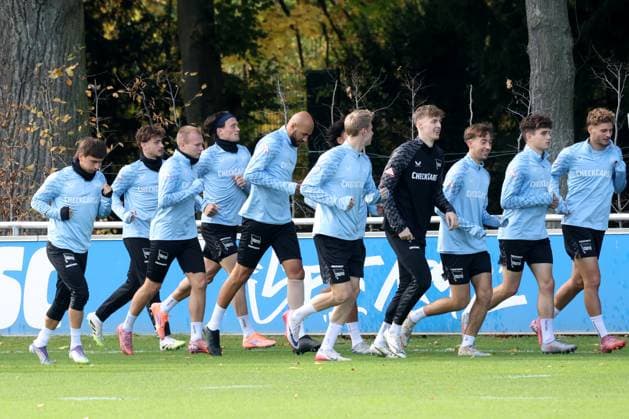 DEU, DFL, 2 FBL Hertha BSC, Training, 21 10 2025, Sportforum, Berlin, DEU, DFL, 2 FBL Hertha BSC, Training, im Bild Hertha Spielerkreis DFL regulations prohibit any use of Photographs as image sequences and or quasi video nordphotoxGmbHx xEngler nph00076
