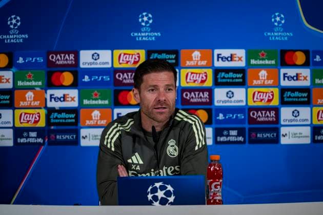 Real Madrid C.F. Training Session And press conference, PK, Pressekonferenz - UEFA Champions League 2025 26 League Phase MD3 Xabi Alonso, head coach of Real Madrid, speaks during the press conference ahead of the UEFA Champions League 2024 25 match against Juventus FC at Ciudad Real Madrid on October 21, 2025 in Valdebebas, Spain. Valdebebas Ciudad Real Madrid Madrid Spain Copyright: xAlbertoxGardinx AGardin_20251021_Foot_Champions_Real_Madrid_PC_0643
