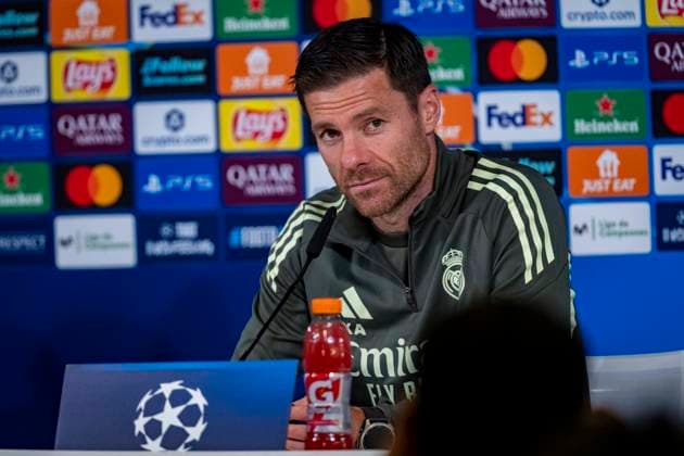 Real Madrid C.F. Training Session And press conference, PK, Pressekonferenz - UEFA Champions League 2025 26 League Phase MD3 Xabi Alonso, head coach of Real Madrid, speaks during the press conference ahead of the UEFA Champions League 2024 25 match against Juventus FC at Ciudad Real Madrid on October 21, 2025 in Valdebebas, Spain. Valdebebas Ciudad Real Madrid Madrid Spain Copyright: xAlbertoxGardinx AGardin_20251021_Foot_Champions_Real_Madrid_PC_0644