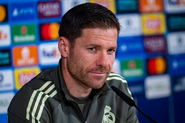 Real Madrid C.F. Training Session And press conference, PK, Pressekonferenz - UEFA Champions League 2025 26 League Phase MD3 Xabi Alonso, head coach of Real Madrid, speaks during the press conference ahead of the UEFA Champions League 2024 25 match against Juventus FC at Ciudad Real Madrid on October 21, 2025 in Valdebebas, Spain. Valdebebas Ciudad Real Madrid Madrid Spain Copyright: xAlbertoxGardinx AGardin_20251021_Foot_Champions_Real_Madrid_PC_0648