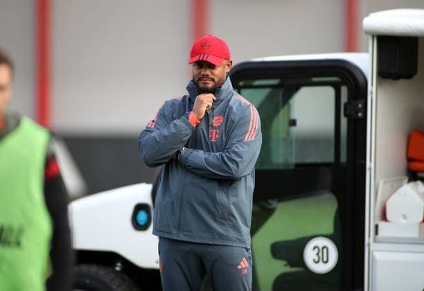 Football, Men, Champions League, Season 2025 2026, FC Bayern Munich, Final training session Vincent Kompany, Coach FC Bayern Munich watches the training session