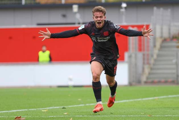 Julien Kurowski (Bayer Leverkusen U19) celebrates after scoring his team s second goal during the UEFA Youth League 2025 26 match between Bayer 04 Leverkusen and Paris Saint-Germain on October 21, 2025 in Leverkusen, Germany. (Photo by Oliver Kaelke DeFodi Images) Julien Kurowski Bayer Leverkusen U19 celebrates after scoring his team s second goal during the UEFA Youth League 2025 26 match between Bayer 04 Leverkusen and Paris Saint Germain on October 21, 2025 in Leverkusen, Germany Photo by Oliver Kaelke DeFodi Images