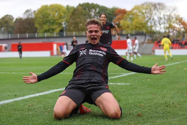 Julien Kurowski (Bayer Leverkusen U19) celebrates after scoring his team s second goal during the UEFA Youth League 2025 26 match between Bayer 04 Leverkusen and Paris Saint-Germain on October 21, 2025 in Leverkusen, Germany. (Photo by Oliver Kaelke DeFodi Images) Julien Kurowski Bayer Leverkusen U19 celebrates after scoring his team s second goal during the UEFA Youth League 2025 26 match between Bayer 04 Leverkusen and Paris Saint Germain on October 21, 2025 in Leverkusen, Germany Photo by Oliver Kaelke DeFodi Images
